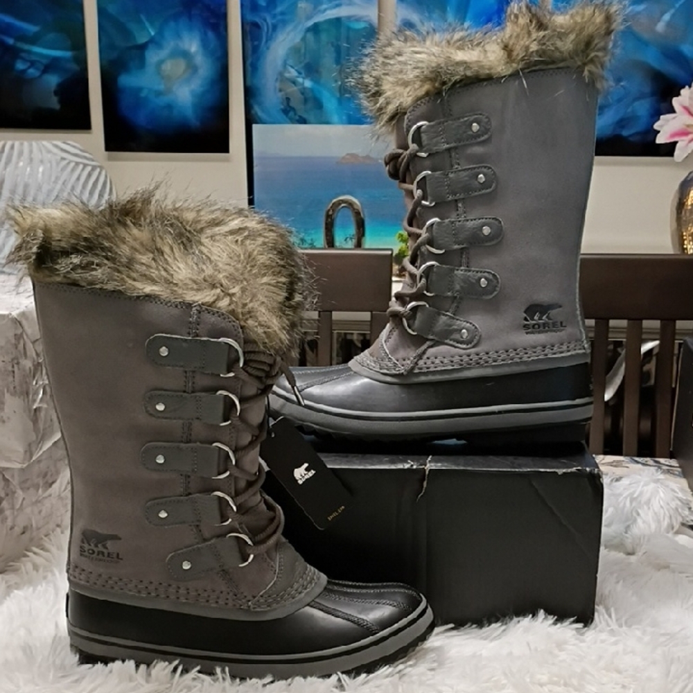 New Sorel Joan Of Artic Black and Quarry Gray Fur-Lined Waterproof Winter Boots
